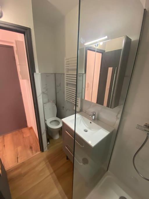 Studio Moderne Et Cosy Avec Balcon Et Parking Lägenhet Périgueux Exteriör bild