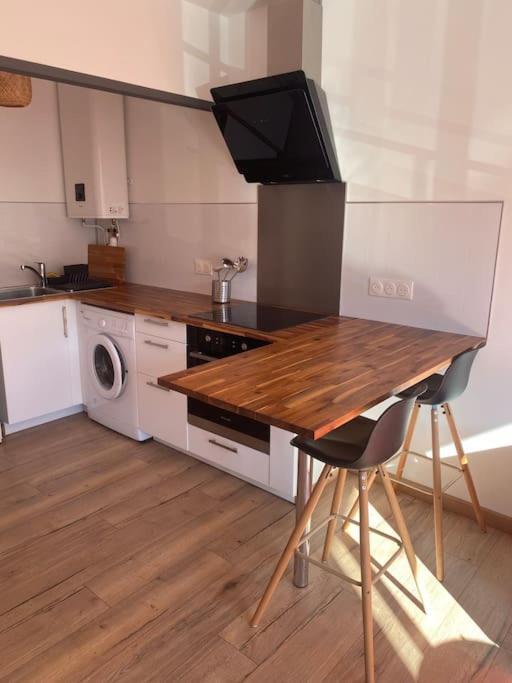 Studio Moderne Et Cosy Avec Balcon Et Parking Lägenhet Périgueux Exteriör bild