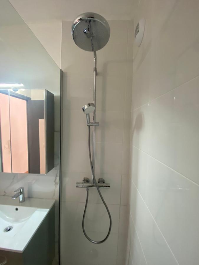 Studio Moderne Et Cosy Avec Balcon Et Parking Lägenhet Périgueux Exteriör bild